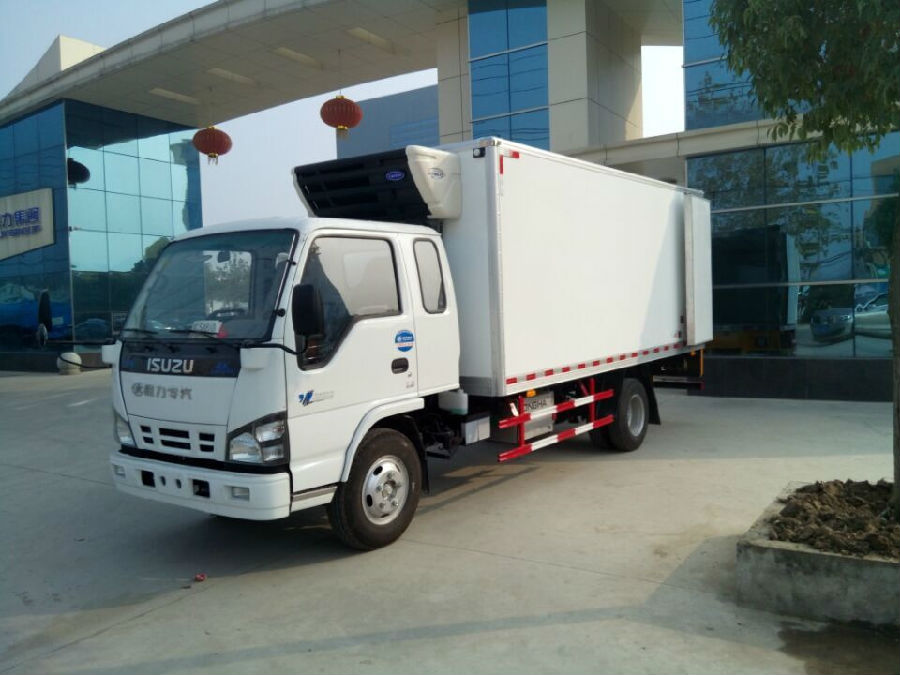 五十鈴排半4米6冷藏車