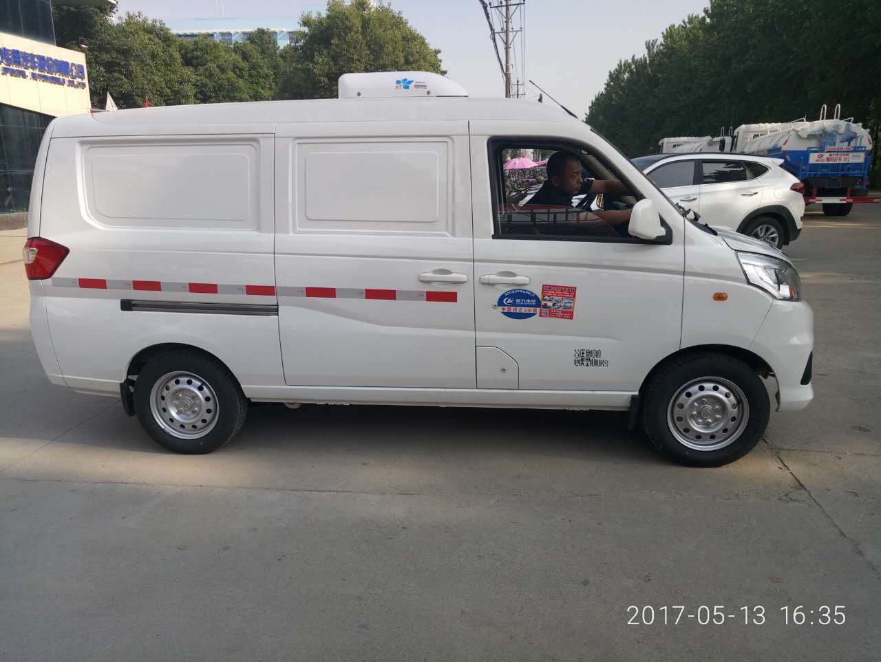 福田風景V5面包冷藏車 (6).jpg
