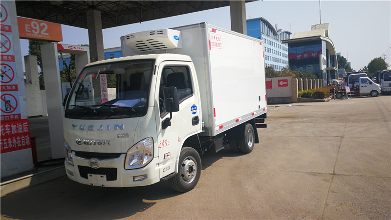 躍進(jìn)國(guó)六3米3冷藏車 (2).jpg