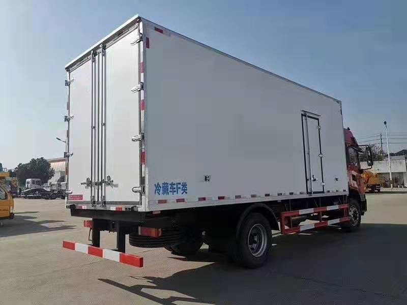 東風(fēng)天錦高頂雙臥6米8冷藏車