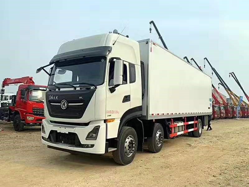 東風天龍國六9米6冷藏車